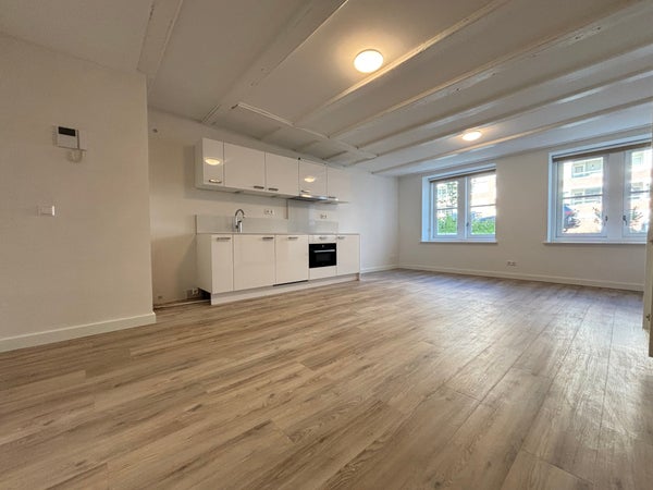 Te huur:  Den Haag  / €20472105 p.m. / 101m2