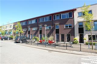 For rent: Nieuw-Vennep / €1295.00 p.m. / 150.00m2