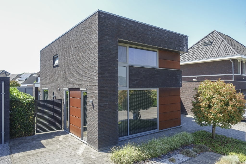 Te huur: Budschop / €2200,00 p.m. / 174,00m2