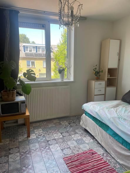 Te huur: Amsterdam / €700 p.m. / 12m2