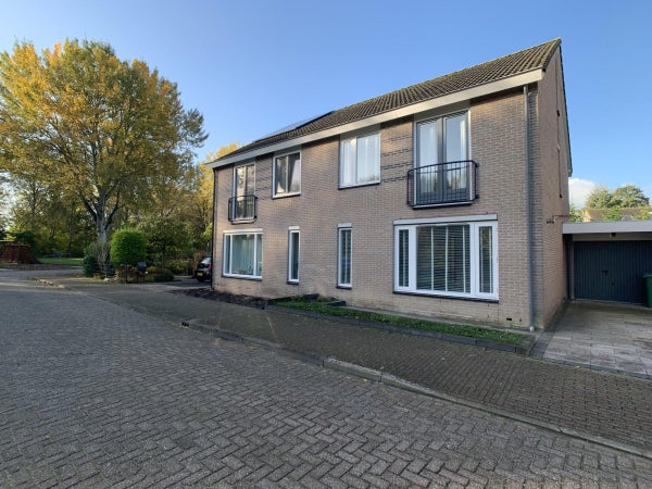 Te huur:  Almere  / €2250,00 p.m. / 157,00m2