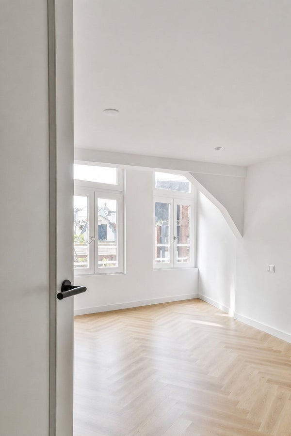 Te huur:  Amsterdam  / €2550 p.m. / 74m2