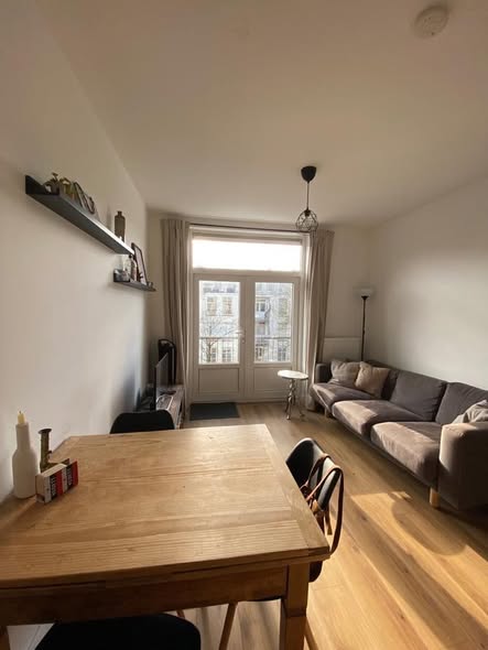 Te huur: Amsterdam / €1000 p.m. / 10m2