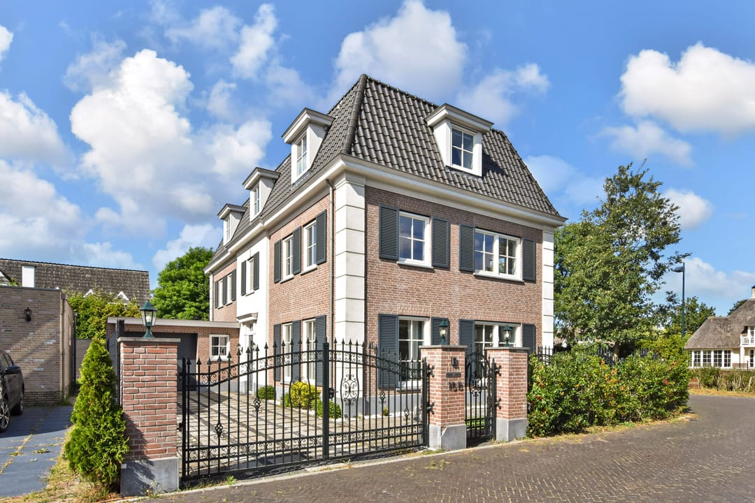 For rent: Den Haag / €6500 p.m. / 342m2