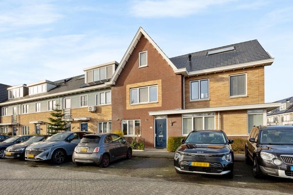 For rent: Zoetermeer / €2850.00 p.m. / 157.00m2