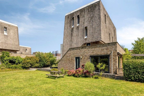 For rent: Leiderdorp / €4500.00 p.m. / 227.00m2