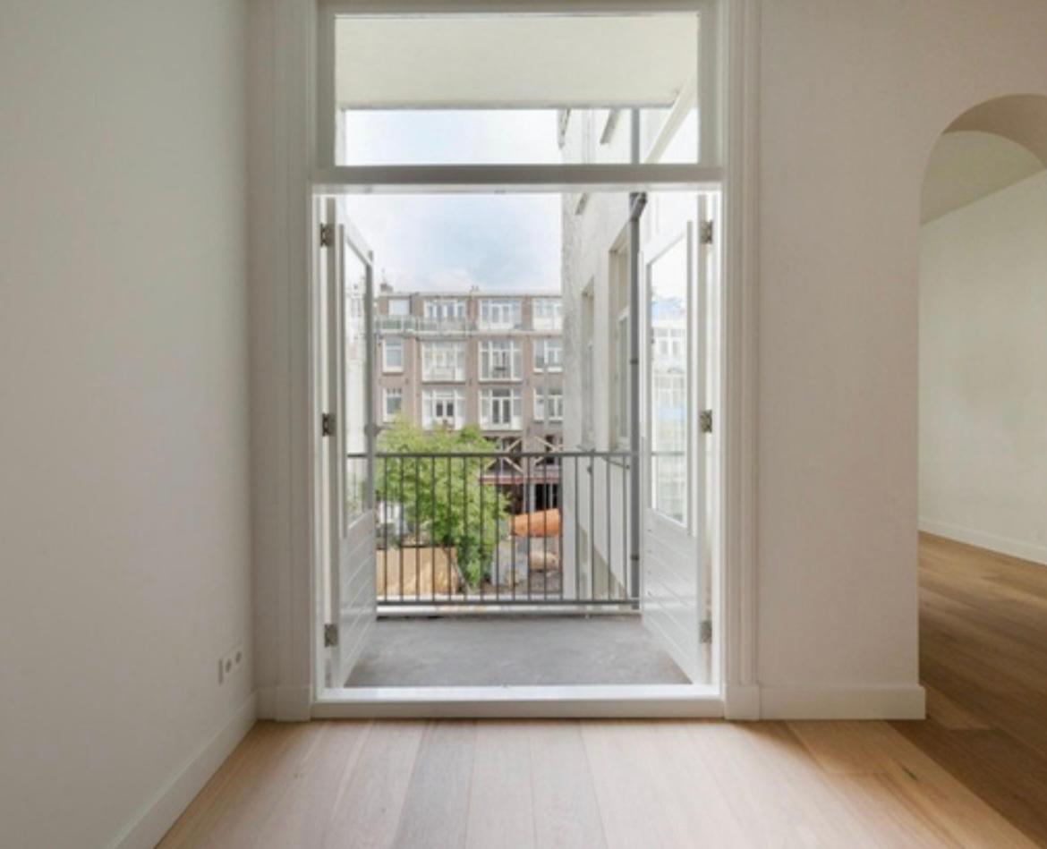 For rent: Amsterdam / €1050 p.m. / 10m2
