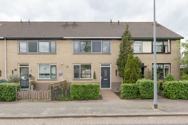 For rent: Almere / €2100.00 p.m. / 108.00m2