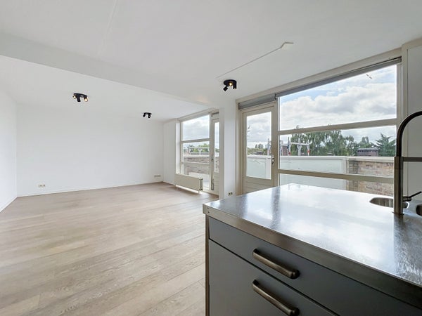 Te huur:  Amsterdam  / €3150 p.m. / 85m2