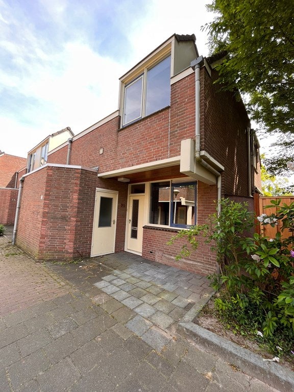 Te huur:  Veldhoven  / €1875 p.m. / 90m2