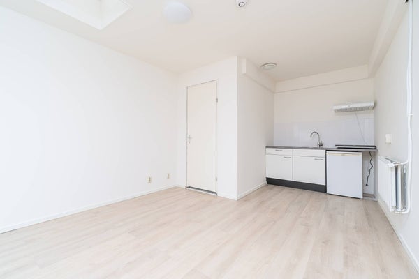 For rent: Leiden / €823998 p.m. / 21m2