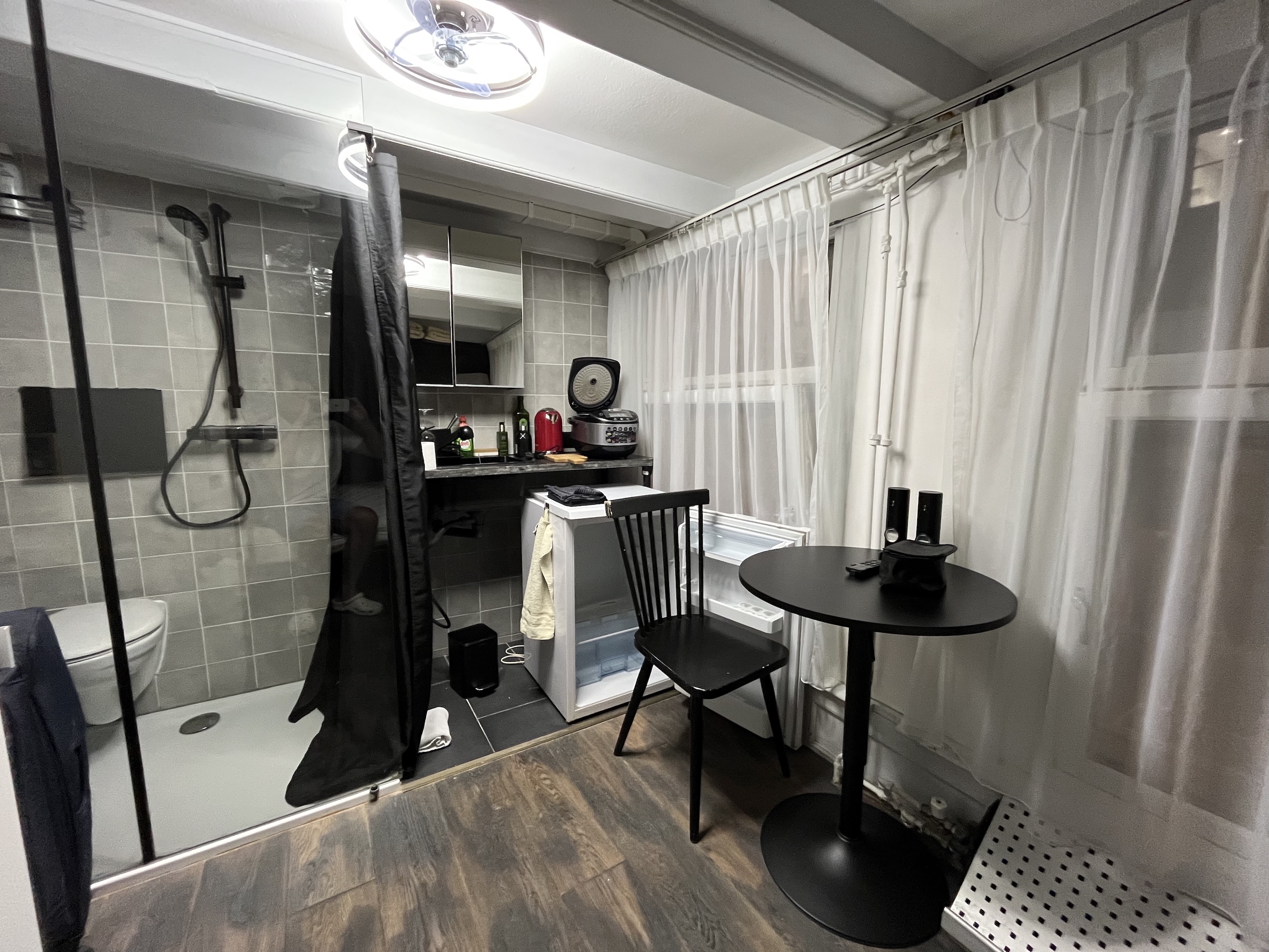 For rent: Amsterdam / €1000 p.m. / 10m2