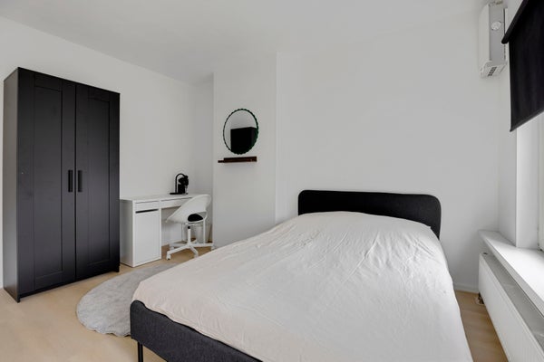 Te huur:  Rotterdam  / €408 p.m. / 130m2