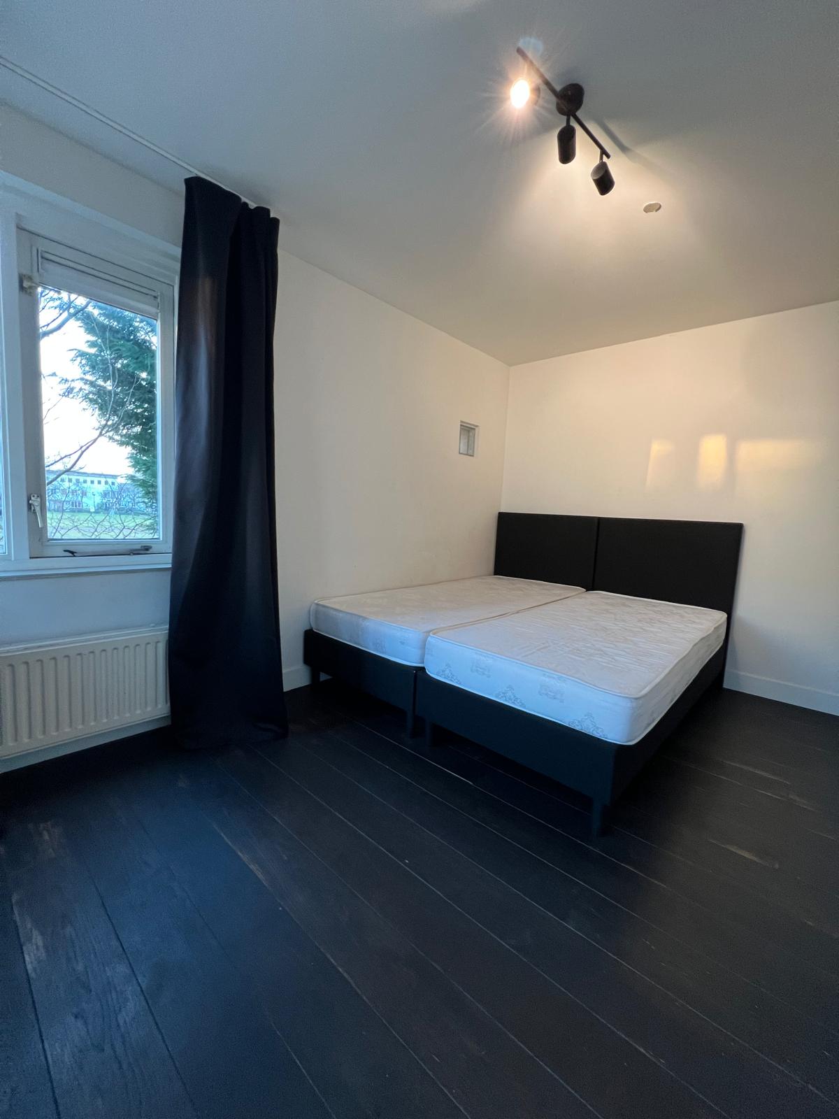 Te huur: Amsterdam / €1000 p.m. / 10m2