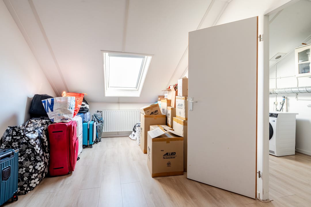 For rent: Almere / €2400.00 p.m. / 176.00m2