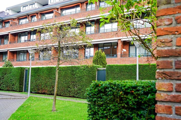 For rent: Den Haag / €2600 p.m. / 110m2