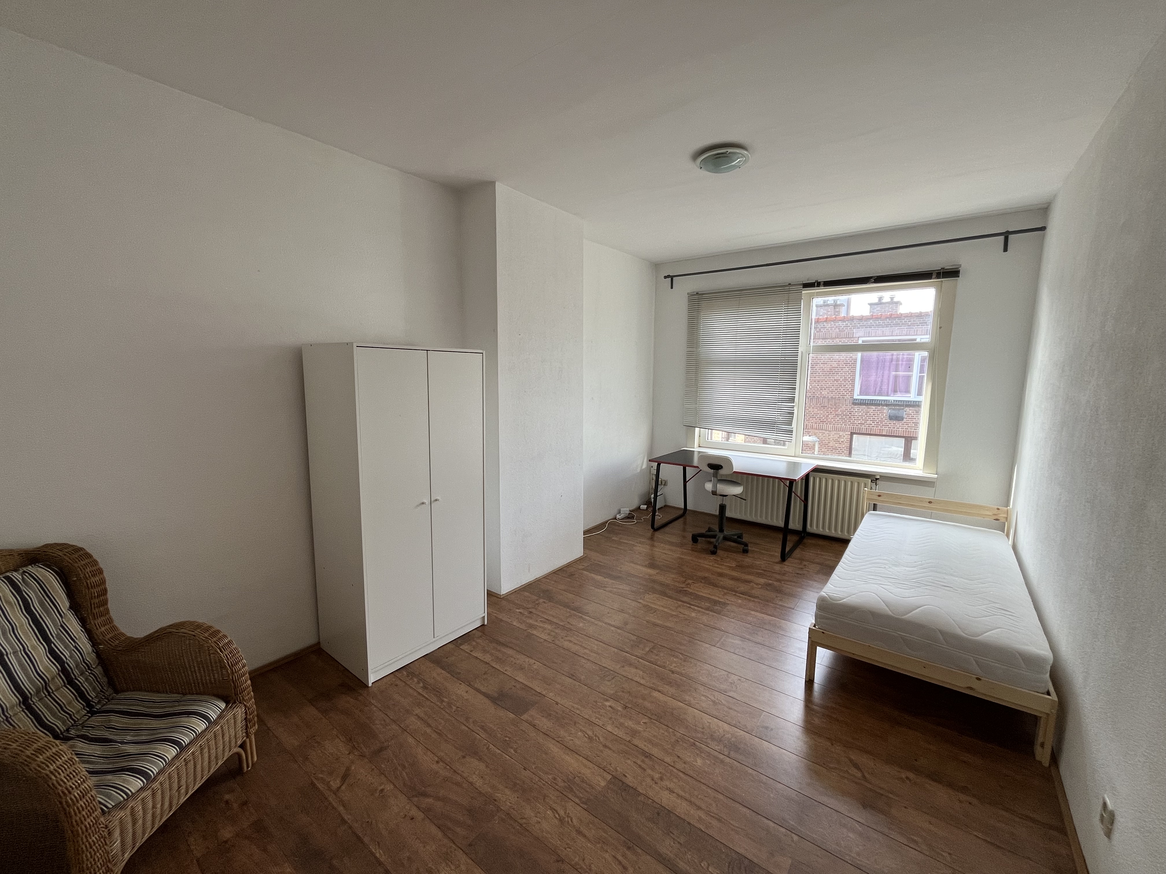 For rent: Den Haag / €700.00 p.m. / 18.00m2