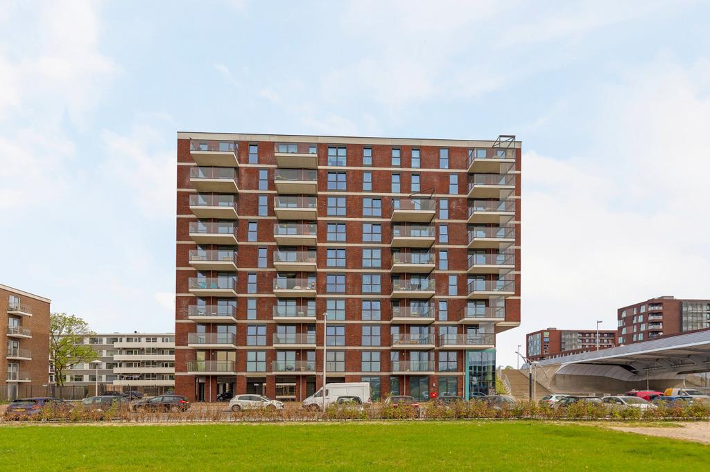 For rent: Utrecht / €2325 p.m. / 111m2