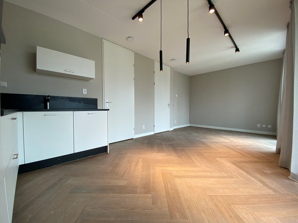 For rent: Hoofddorp / €2350 p.m. / 76m2
