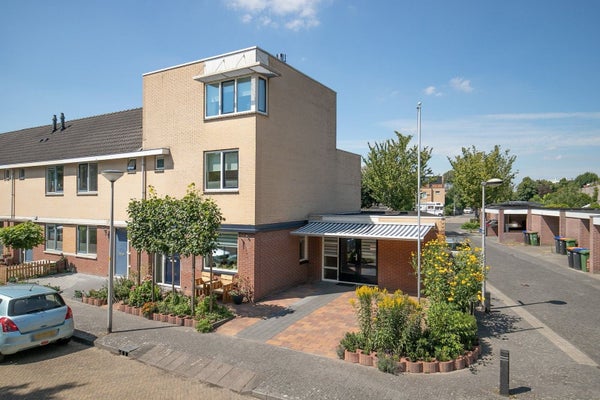 Te huur:  Zeewolde  / €2050 p.m. / 110m2