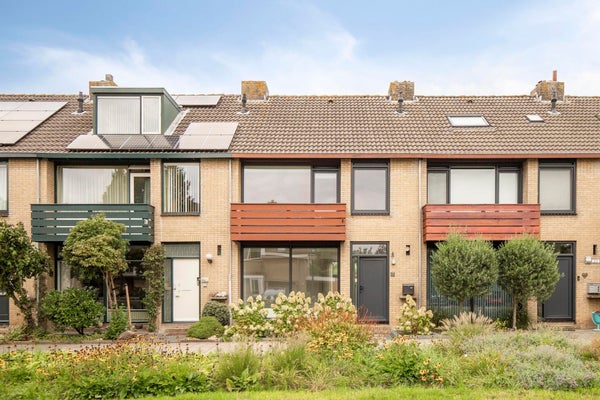 For rent:  Ouderkerk aan den IJssel  / €2250 p.m. / 120m2