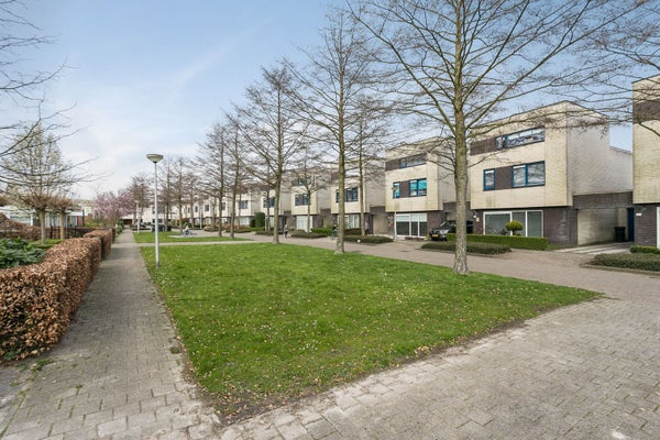 For rent: Etten-Leur / €1610 p.m. / 180m2