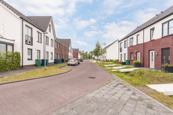 For rent: Almere / €1620.00 p.m. / 130.00m2