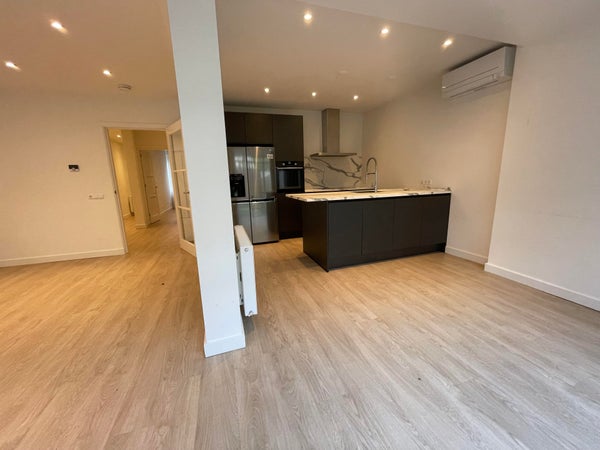 Te huur:  Amsterdam  / €3100 p.m. / 100m2