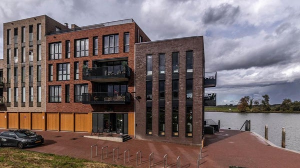 Te huur:  Oud-Beijerland  / €2696,00 p.m. / 159,00m2