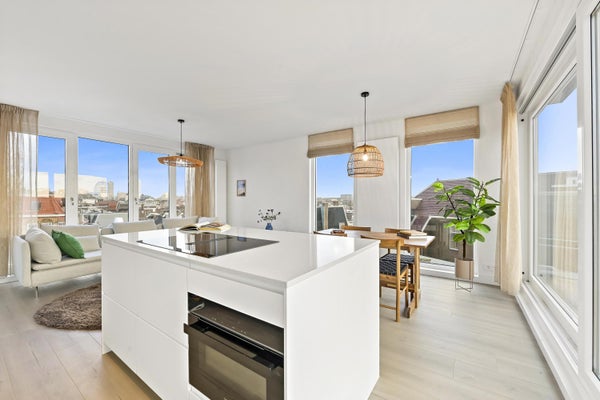 For rent:  Den Haag  / €2850.00 p.m. / 80.00m2