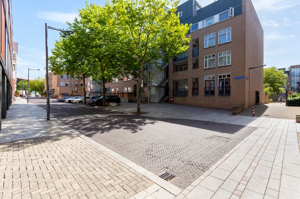 Te huur:  Almere  / €2000 p.m. / 79m2