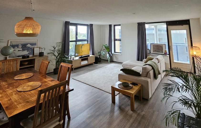 For rent: Amsterdam / €2200 p.m. / 100m2