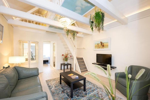 For rent:  Den Haag  / €2500 p.m. / 61m2