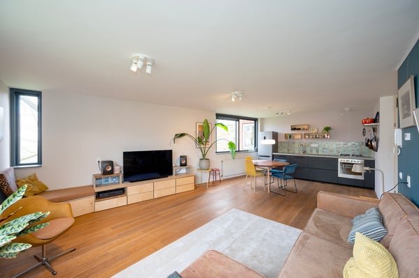 Te huur:  Amsterdam  / €2750 p.m. / 73m2