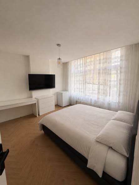 For rent: Amsterdam / €1100.00 p.m. / 18.00m2