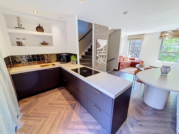 For rent:  Amsterdam  / €2950 p.m. / 111m2