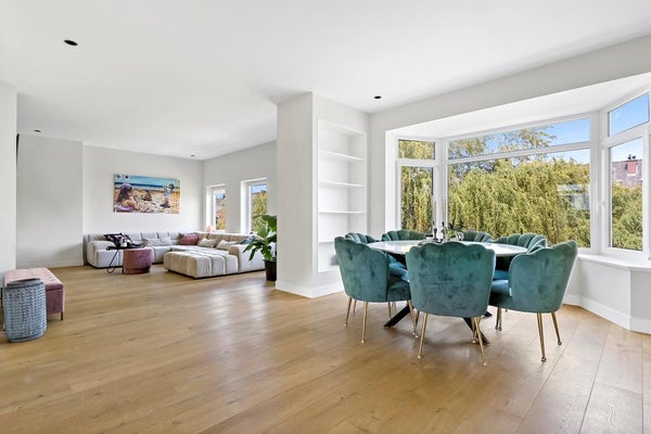 Te huur:  Den Haag  / €3250 p.m. / 145m2