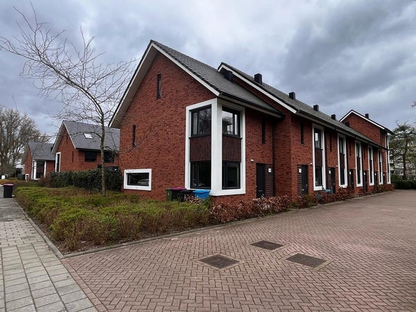 For rent:  Leidschendam  / €2395.00 p.m. / 133.00m2