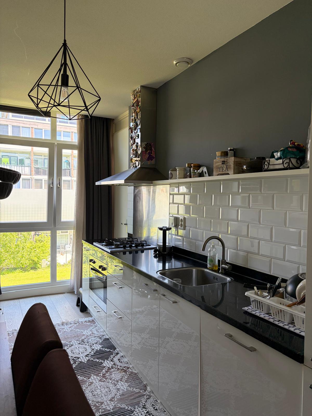 For rent: Amsterdam / €950.00 p.m. / 20.00m2
