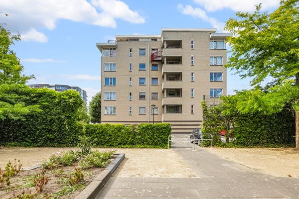 For rent:  Almere  / €1735 p.m. / 98m2
