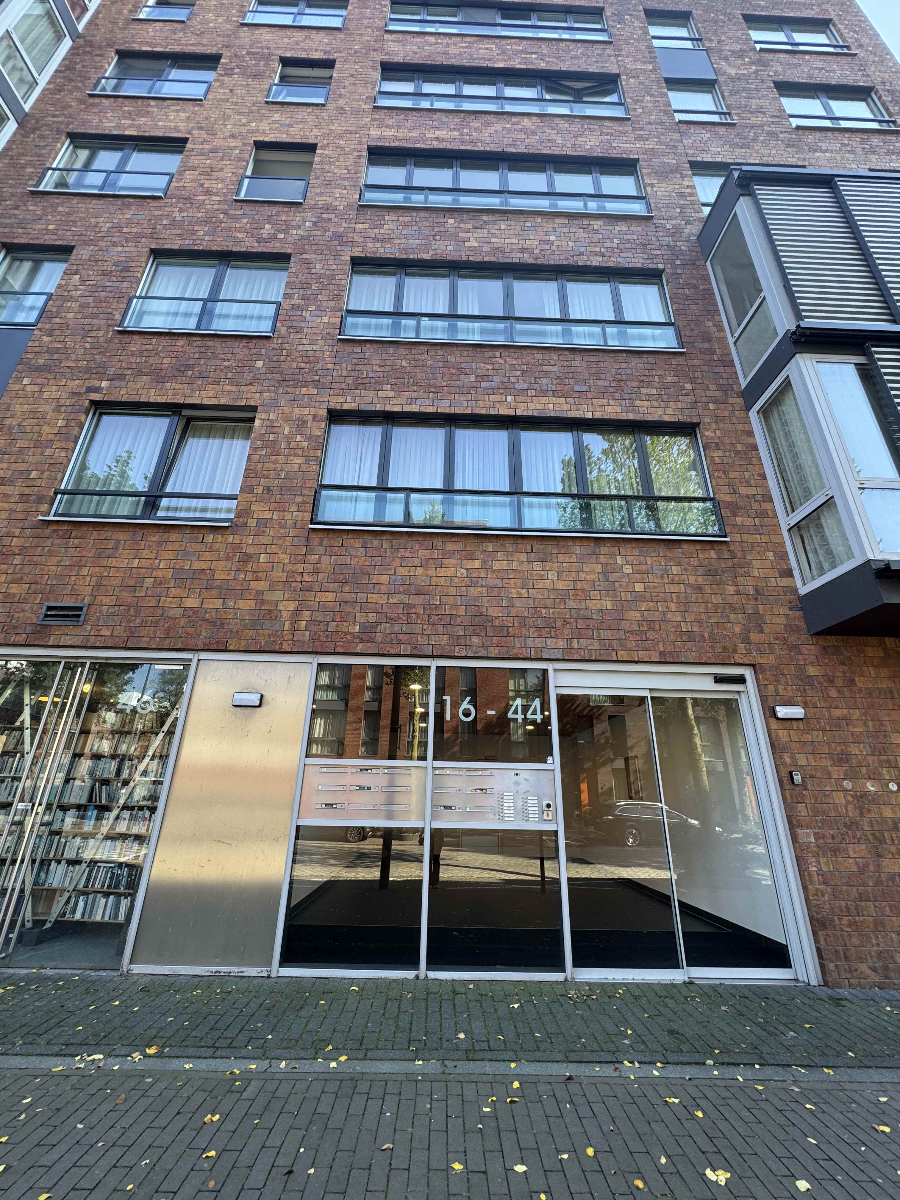 For rent: Amsterdam / €932 p.m. / 70m2