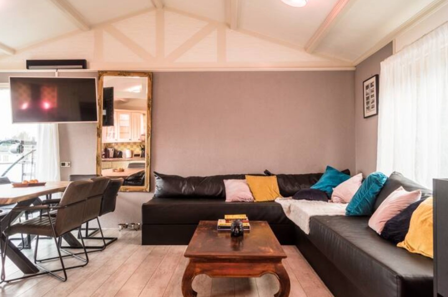 For rent: Amsterdam / €2450.00 p.m. / 90.00m2