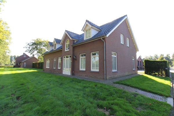 Te huur:  Best  / €2750 p.m. / 271m2