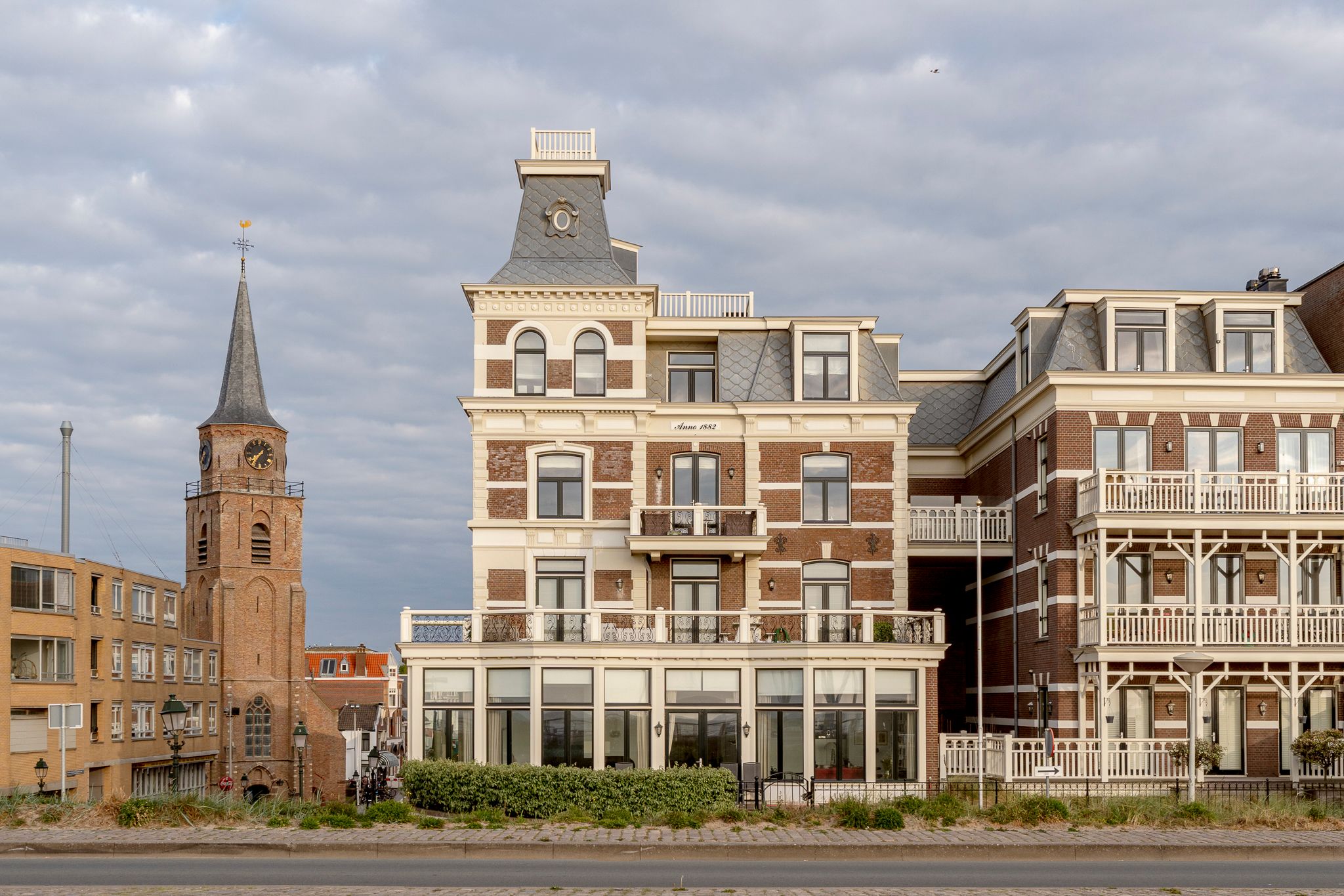 For rent: Den Haag / €5500.00 p.m. / 156.00m2