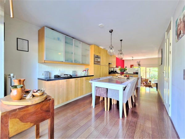 Te huur:  Amsterdam  / €2500 p.m. / 120m2