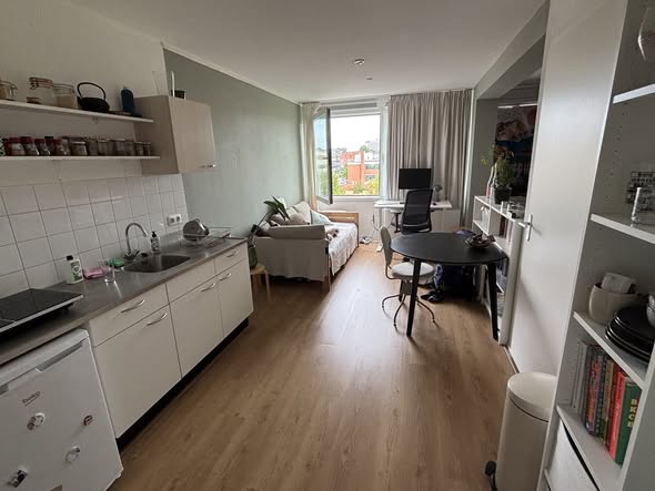 For rent: Amsterdam / €820 p.m. / 27m2