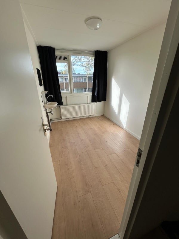 Te huur:  Emmen  / €460 p.m. / 10m2