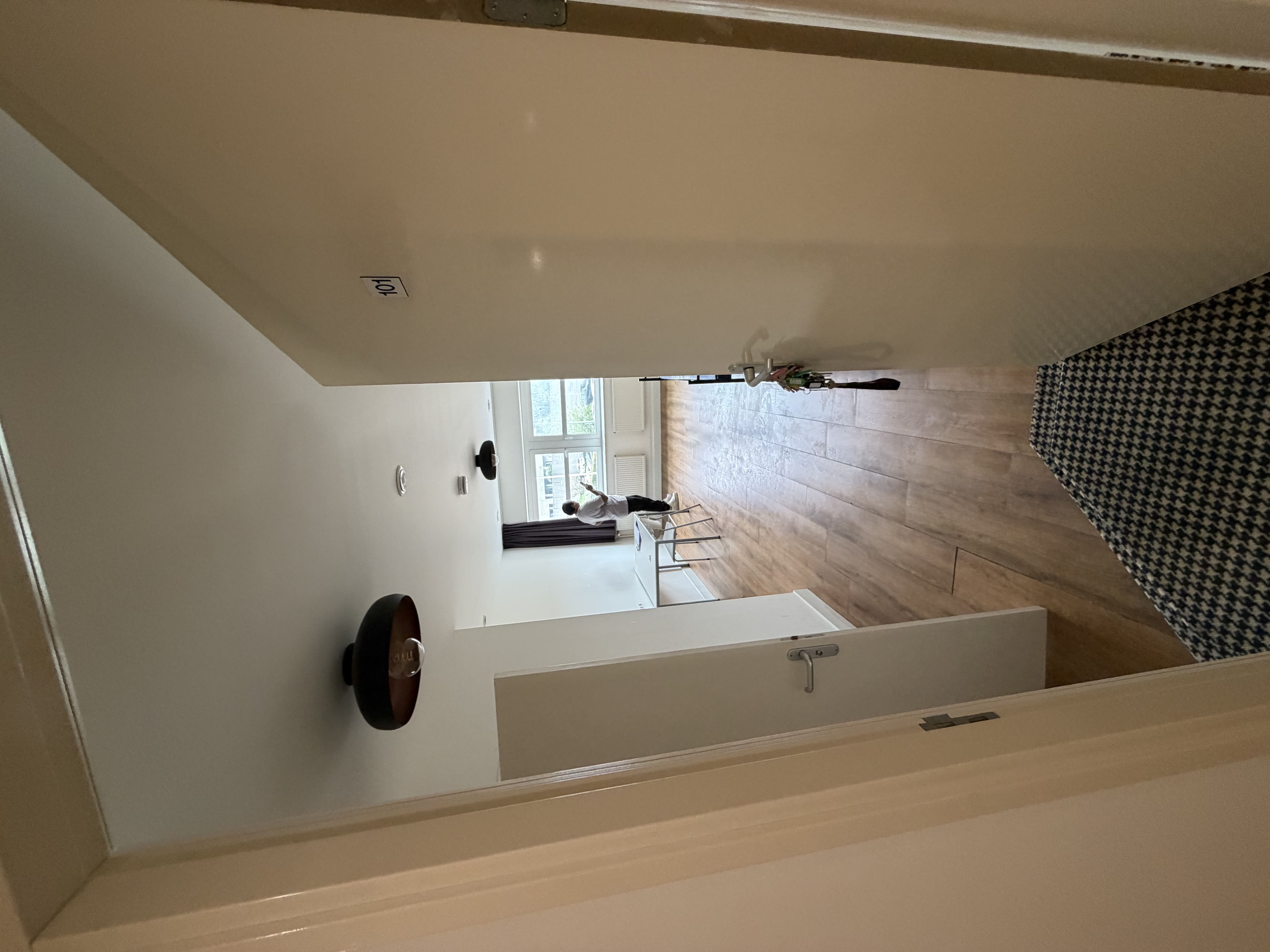 For rent: Amsterdam / €947 p.m. / 23m2