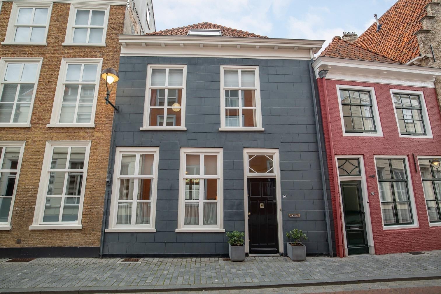 Te huur: Bergen op Zoom / €2150,00 p.m. / 198,00m2
