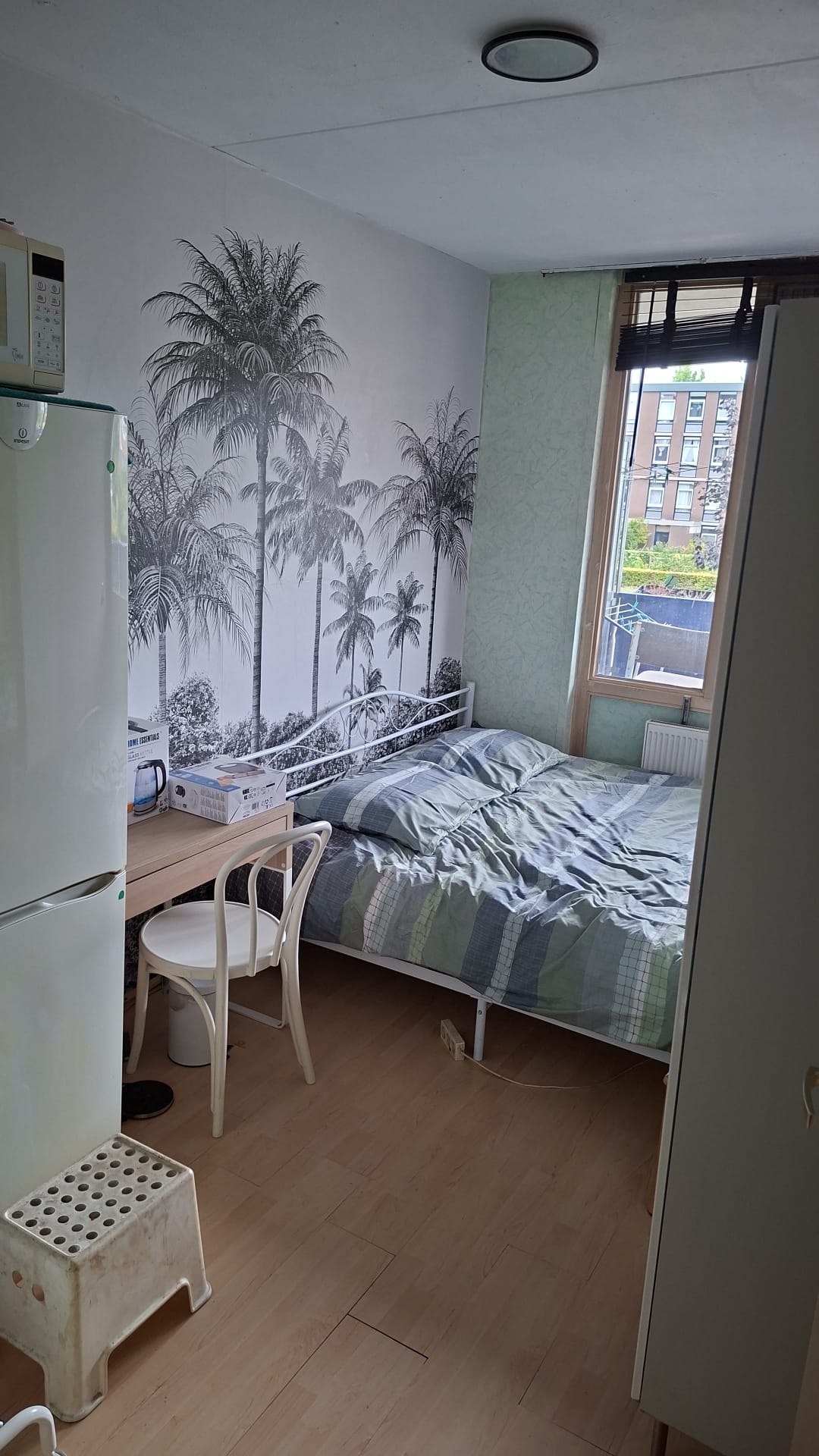 For rent: Amsterdam / €100 p.m. / 10m2